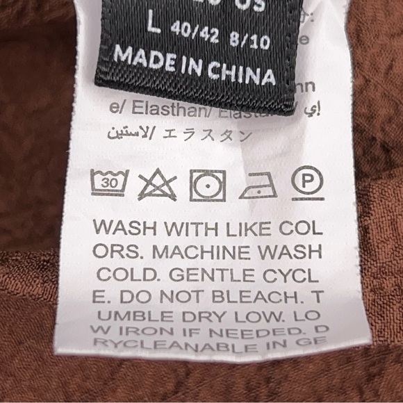 Size 8/10 Brown Textured Ruffle Blouse Neutral Stretch Lightweight Mock Neck - Picture 11 of 12